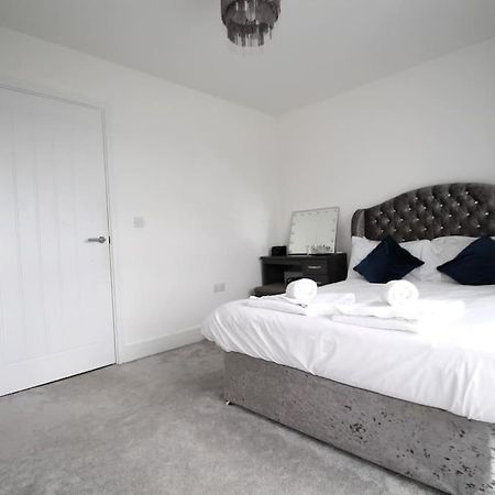 Villa Beaulieu Park - Sleeps 10 - Chelmsford à Broomfield  Extérieur photo